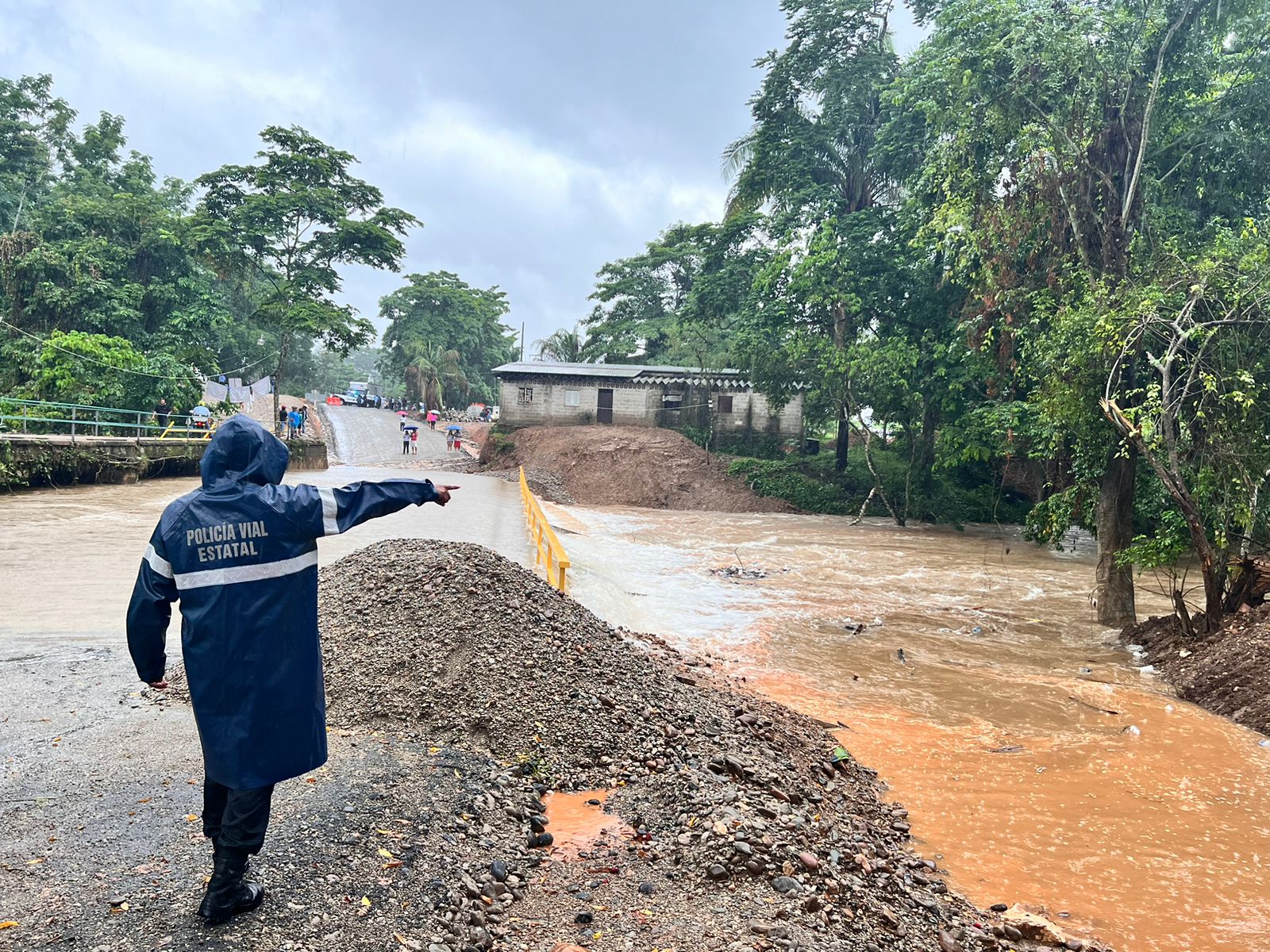 En atención constante recorre Gobierno del Estado municipios de Oaxaca ante las recientes lluvias