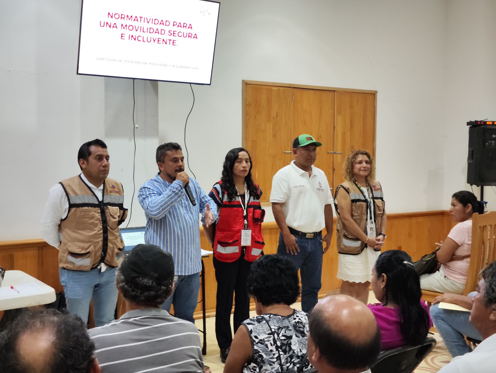 Capacitan a personas concesionarias y operadoras del transporte público
