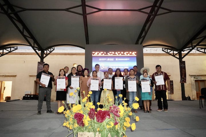 Premian a personas ganadoras del Tercer Concurso Estatal de Día de Muertos