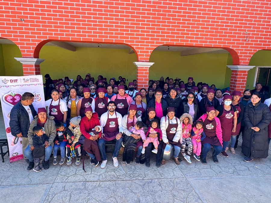 Capacita DIF Oaxaca a personas beneficiarias y comités sobre importancia de una correcta alimentación