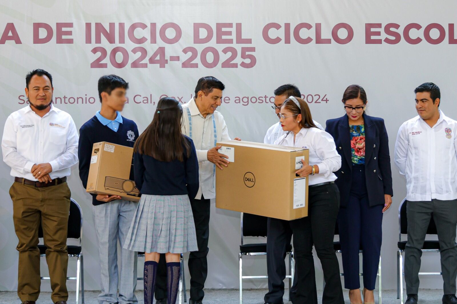 Impulsa como nunca Gobierno del Estado educación para el pueblo oaxaqueño 