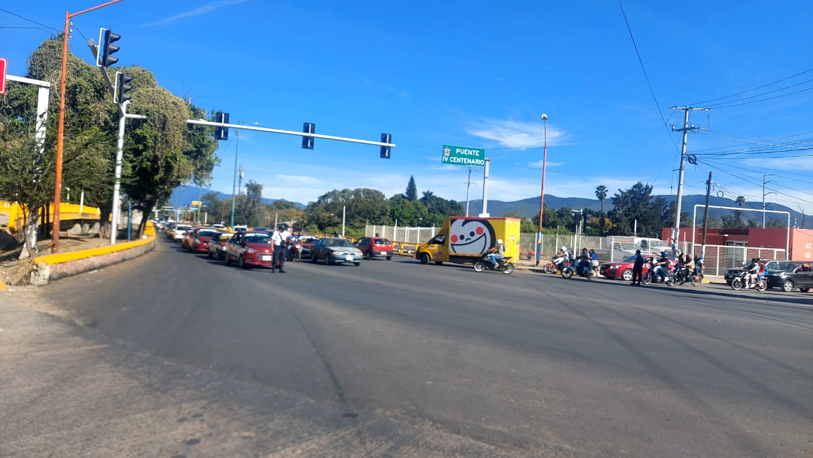 Implementan dispositivo de seguridad vial en puente Cuarto Centenario