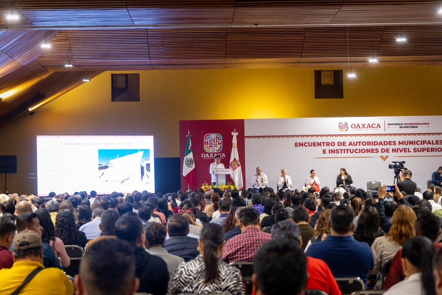Coordinan acciones para la creación de Planes Municipales de Desarrollo de Oaxaca, se destacan obras prioritarias y eficaces