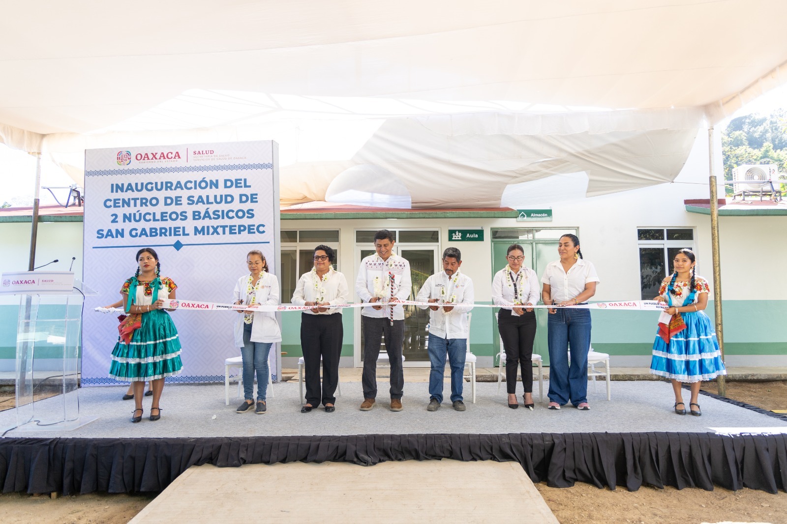 Inaugura Gobernador Salomón Jara Centro de Salud en San Gabriel Mixtepec