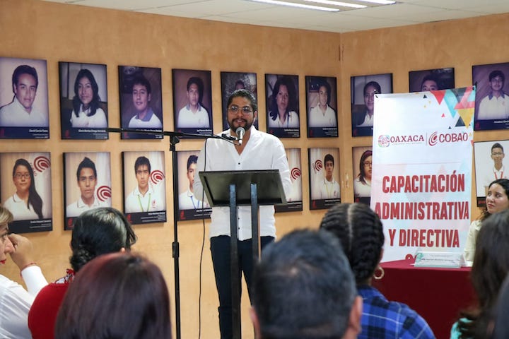 Entrega Icapet mil 207 constancias de capacitación a personal del Cobao