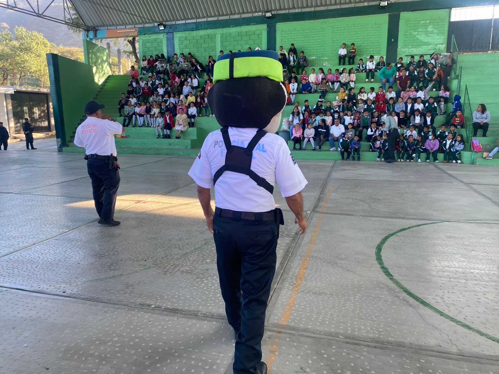 Capacita Policía Vial Estatal a más de 800 estudiantes de Teotitlán de Flores Magón