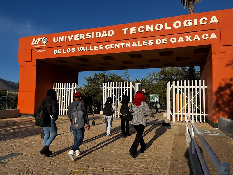 Estudiantes de UTVCO inician cuatrimestre enero-abril 2025