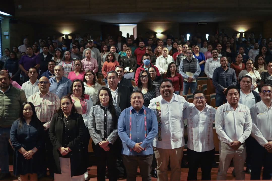 Capacitan en el uso eficiente y transparente de los recursos en proyectos de inversión pública