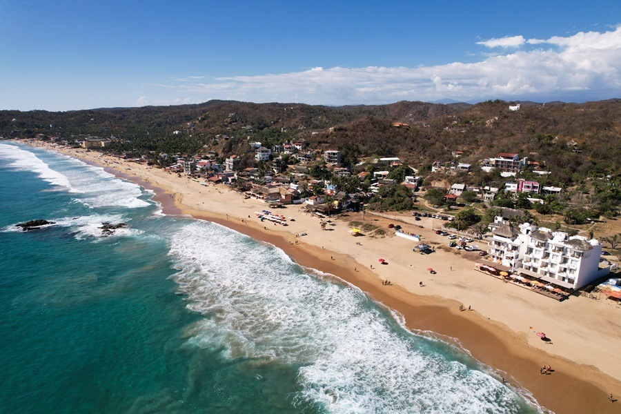 Se alista Zipolite para el décimo Encuentro Nudista