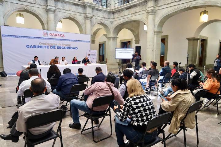 Presenta Sego plan de acción para apoyar a población migrante oaxaqueña