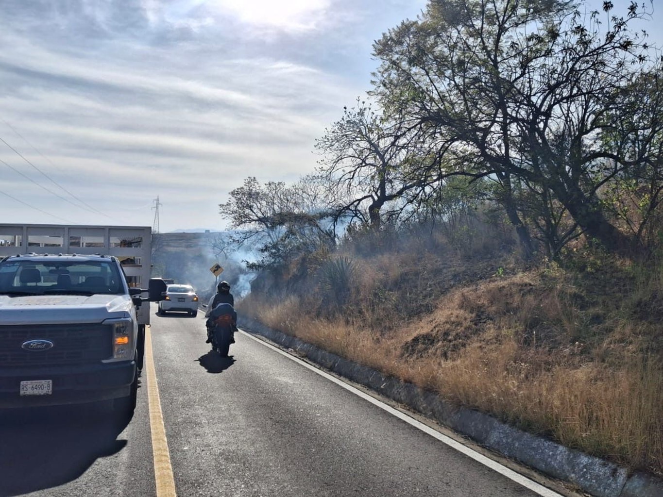 Controla Coesfo incendio forestal en Tlalixtac de Cabrera