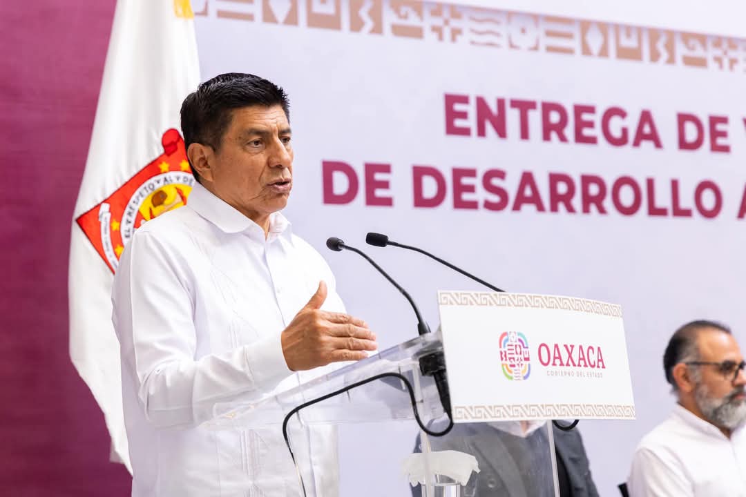 Entrega Salomón Jara validaciones a 145 Planes Municipales de Desarrollo