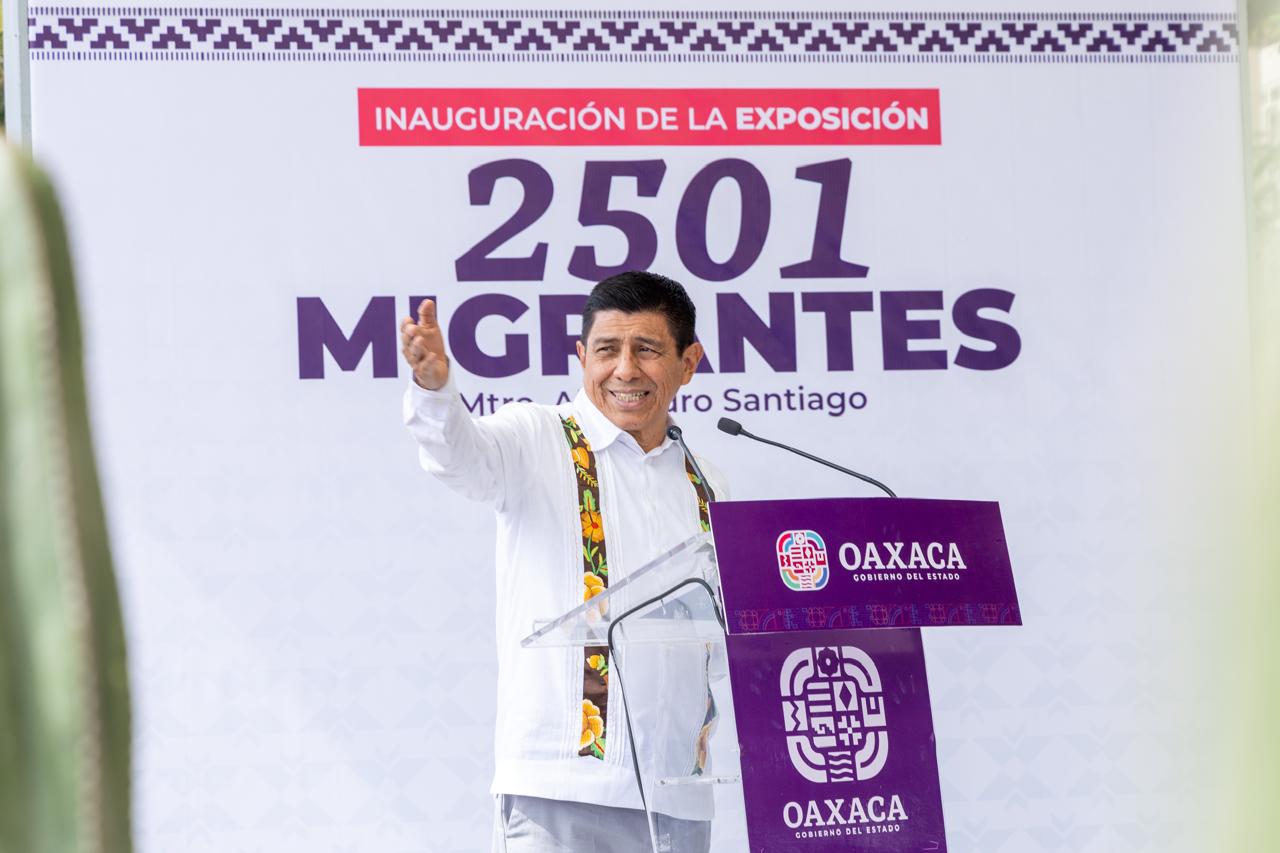 Inaugura Gobernador Salomón Jara muestra escultórica “2 mil 501 migrantes” de Alejandro Santiago