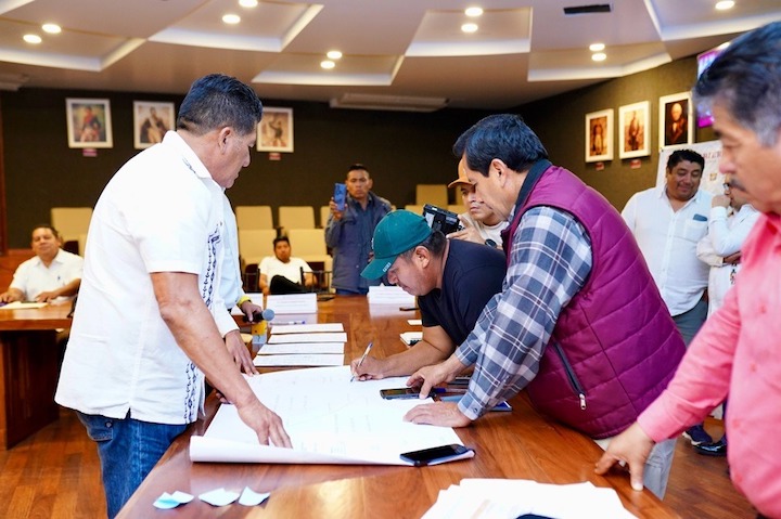 Después de tres décadas de conflicto, La Trinidad y Santa María Yaveo firman acuerdo de paz