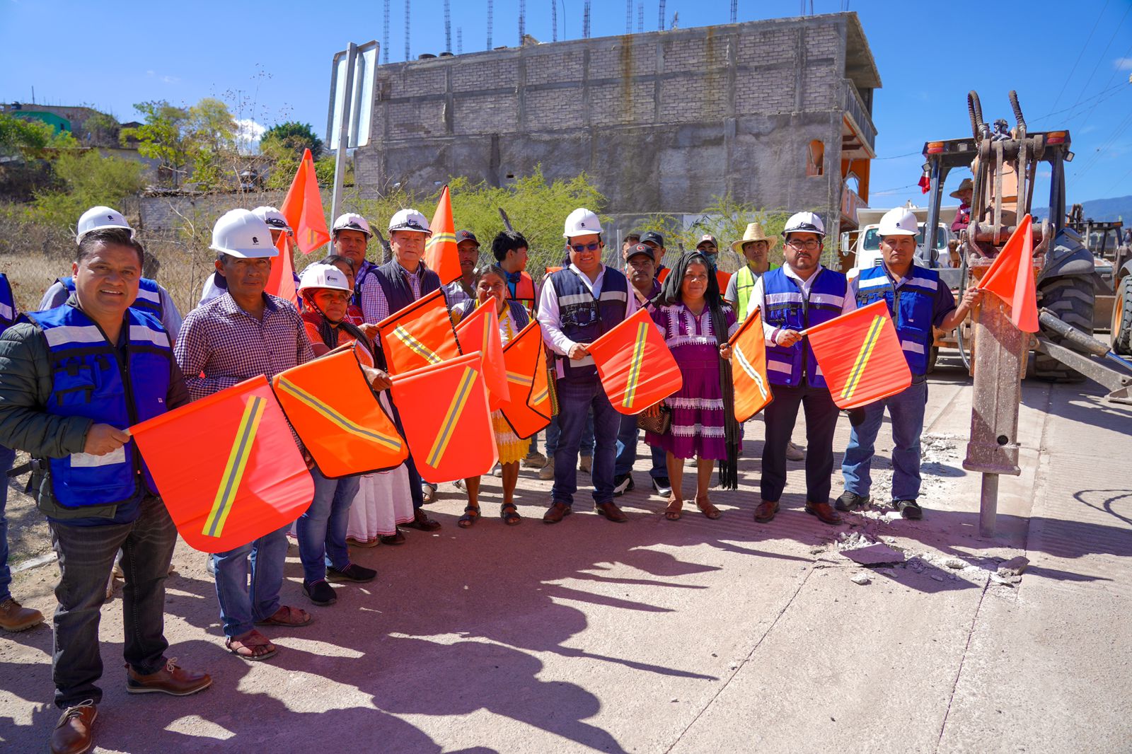 Pone en marcha Ceabien obras de infraestructura y saneamiento en San Vicente Coatlán