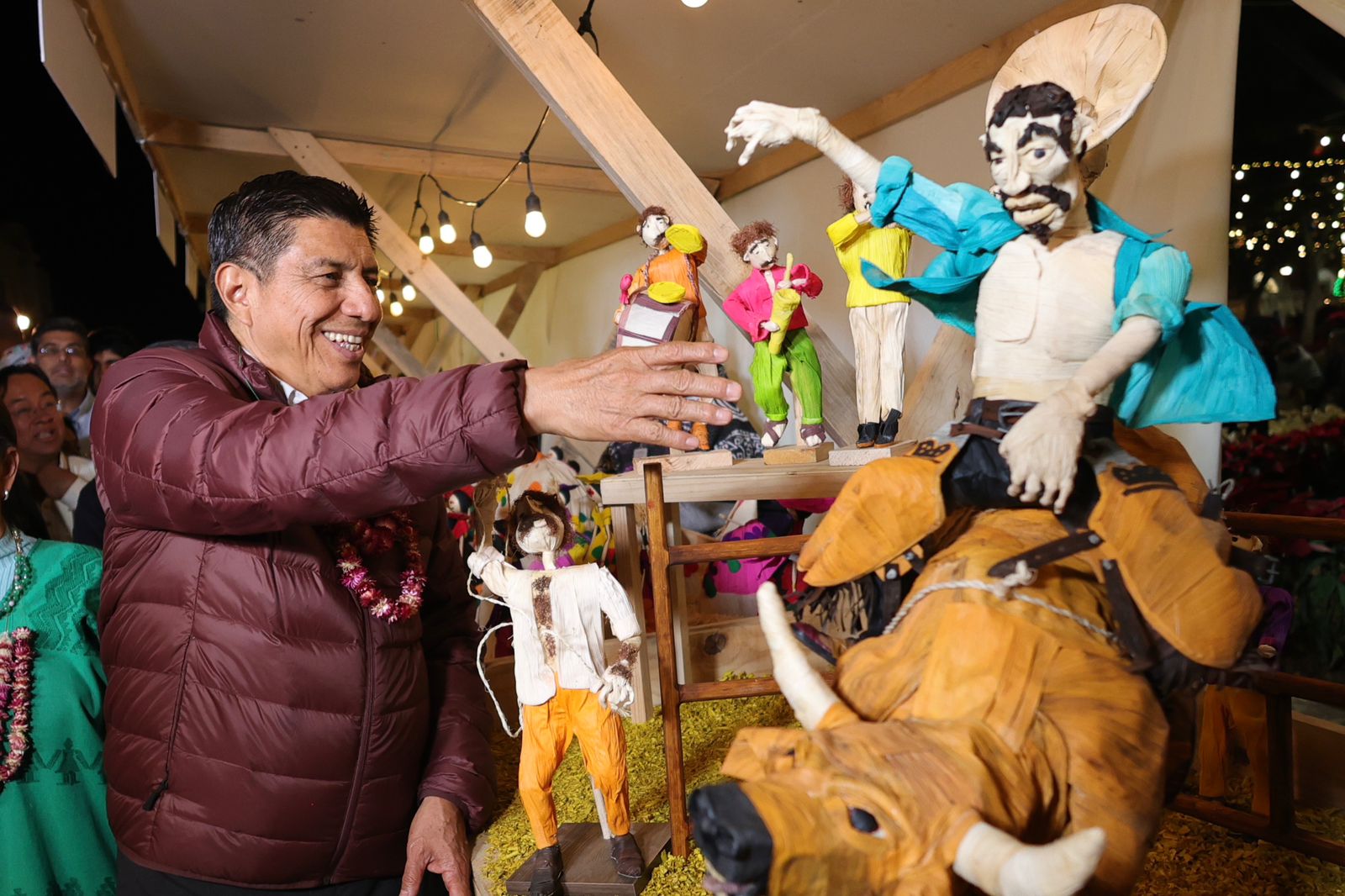 En un ambiente de tradición y cultura celebran la edición 127 de la Noche de Rábanos