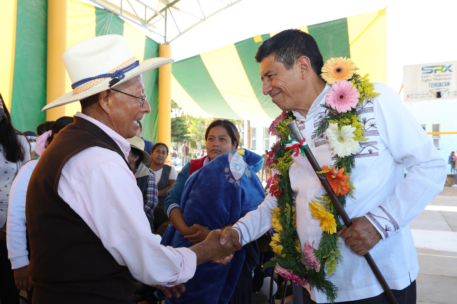 Escucha y atiende Salomón Jara las necesidades de Concepción Buenavista