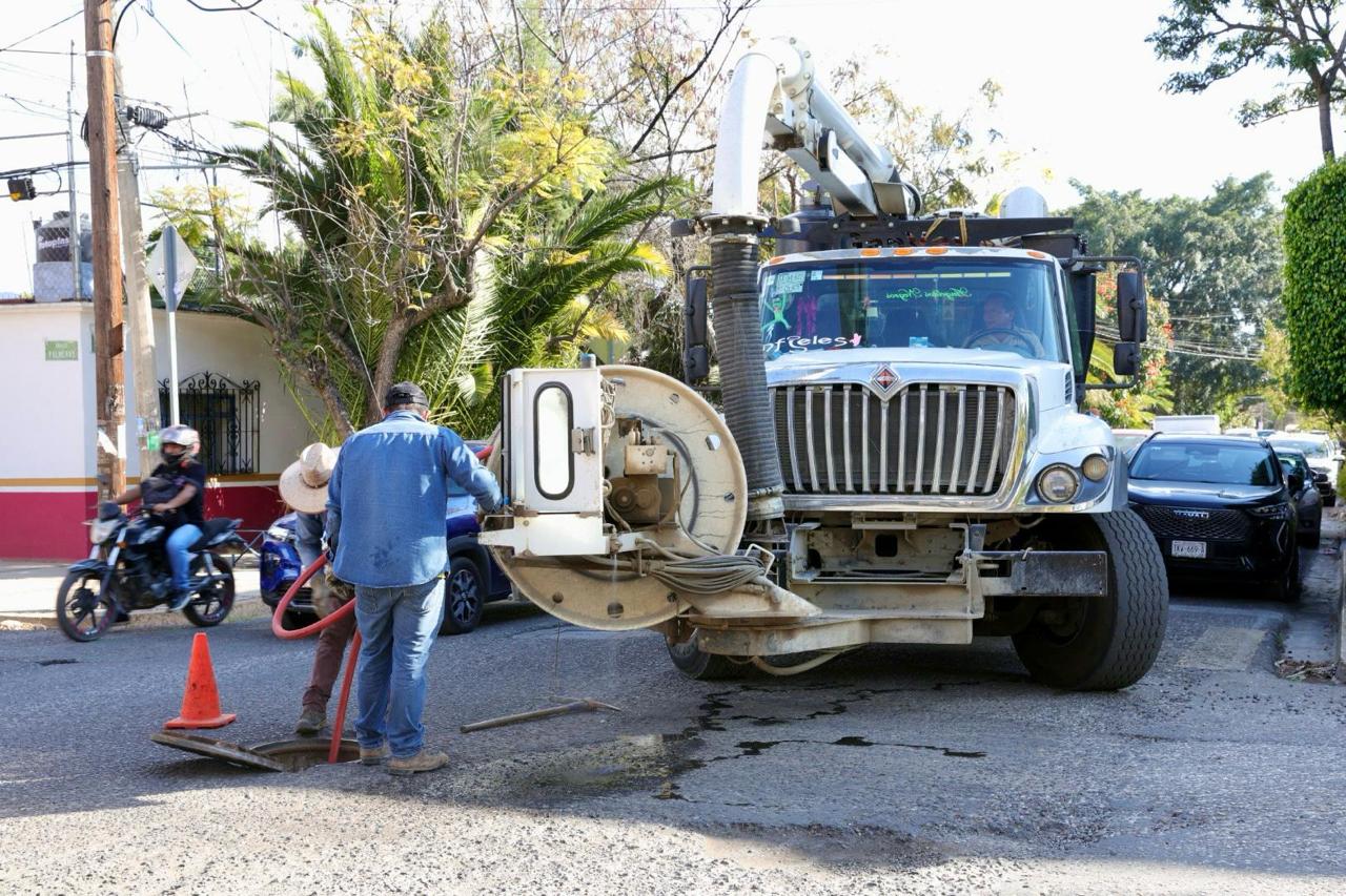 Atiende Soapa derrame de aguas residuales en colonia Reforma