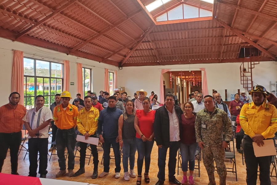 Capacita Coesfo sobre prevención de incendios forestales a pobladores de la Mixteca