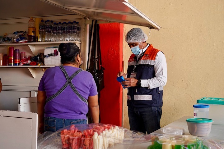 Refuerza SSO vigilancia en escuelas para frenar venta de comida chatarra