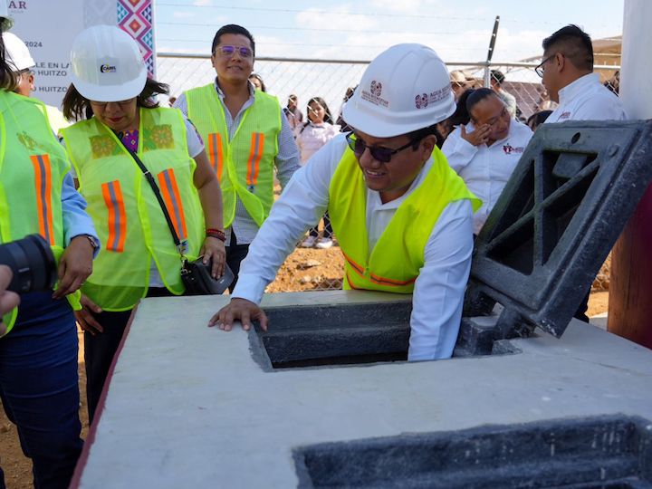 Entrega Ceabien tanque de agua potable en San Pablo Huitzo