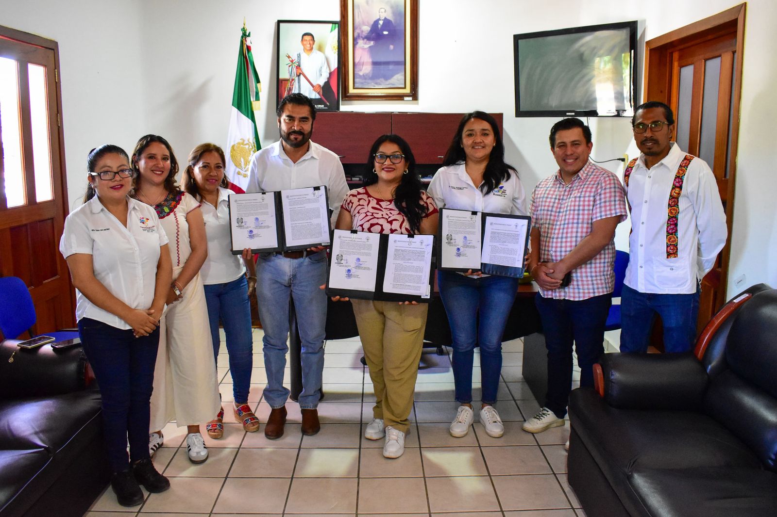 Impulsa Icapet el autoempleo en Santiago Xanica y Santa María Colotepec