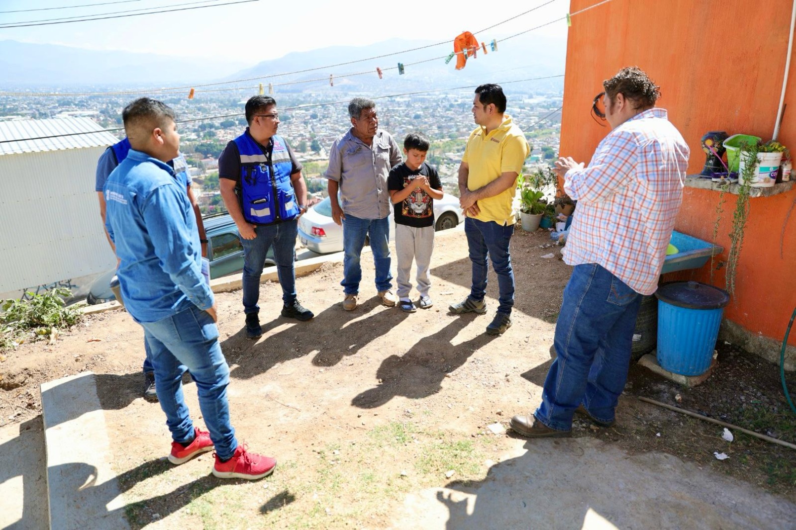 Atienden Soapa y CEPCyGR afectación por deslizamiento de tierra en colonia Santa Anita