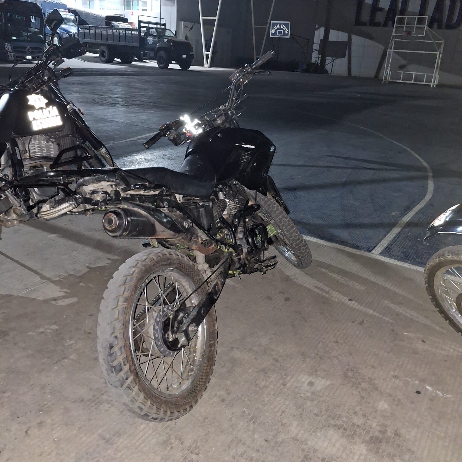 Policía Estatal detiene a masculino con arma de fuego y presuntas drogas