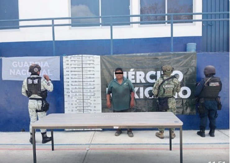Detiene Policía Estatal a masculino por posesión de presuntas drogas en Pinotepa Nacional