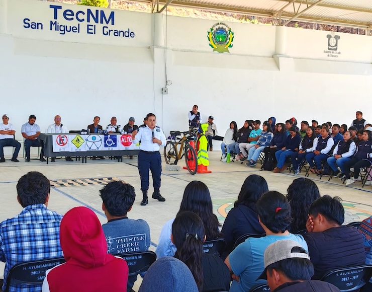 Promueve Policía Vial educación y fomento a la lectura en la Mixteca