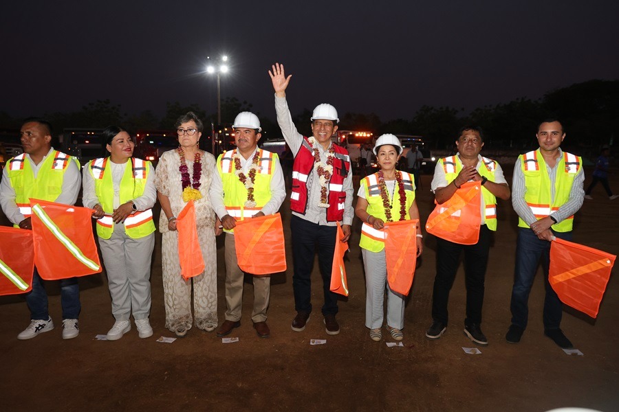 Inicia Salomón Jara restauración de la Unidad Deportiva de Puerto Escondido