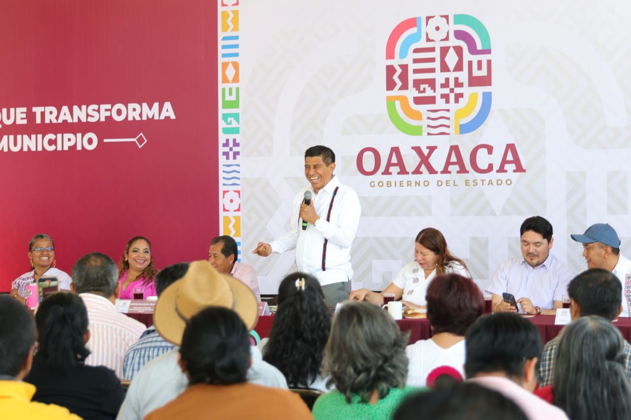 Con pavimentación de caminos, cumple Salomón Jara compromisos con San Andrés Zautla