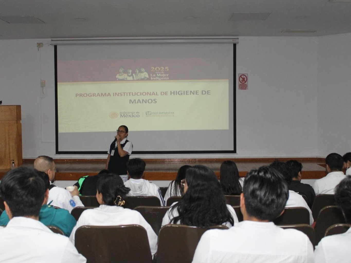 Imparte hospital Aurelio Valdivieso IMSS-Bienestar curso de inducción a personal becario