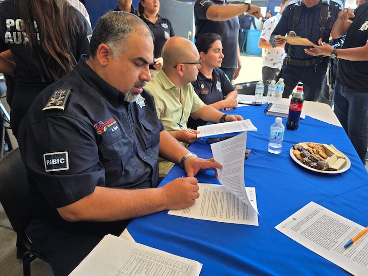 Gobierno de Oaxaca trabaja para mejorar condiciones laborales de elementos policiacos