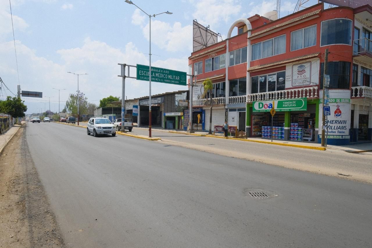 Obras de reencarpetamiento de vialidades benefician a colonias de Xoxocotlán: SIC
