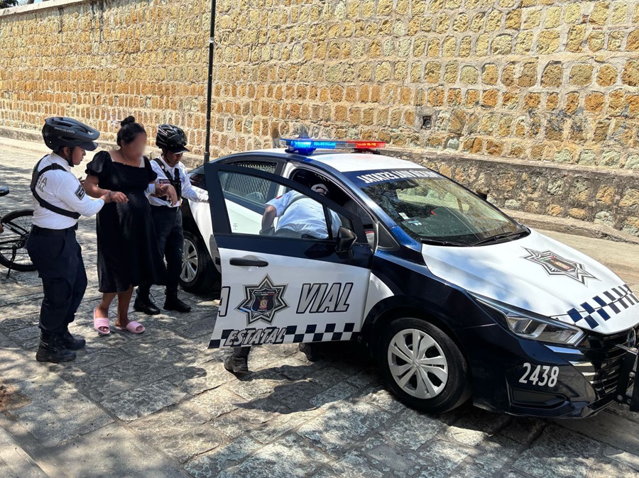 Auxilia Policía Vial Estatal a mujer en trabajo de parto