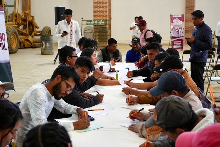 Aportan habitantes mixes ideas para la nueva Constitución de Oaxaca