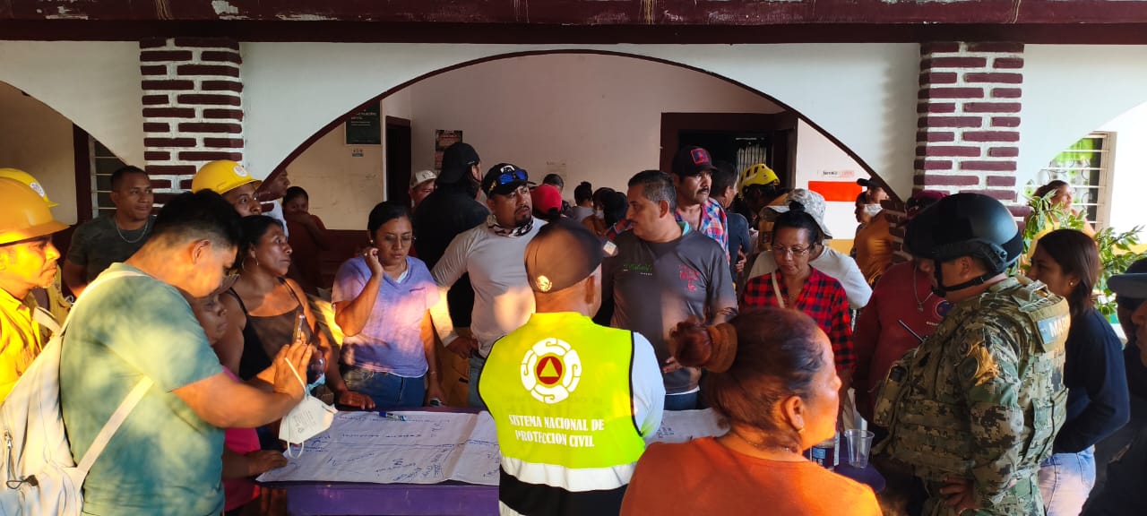 Coordinación de esfuerzos para el combate del incendio en Santa María Limón, Pochutla: CEPCyGR