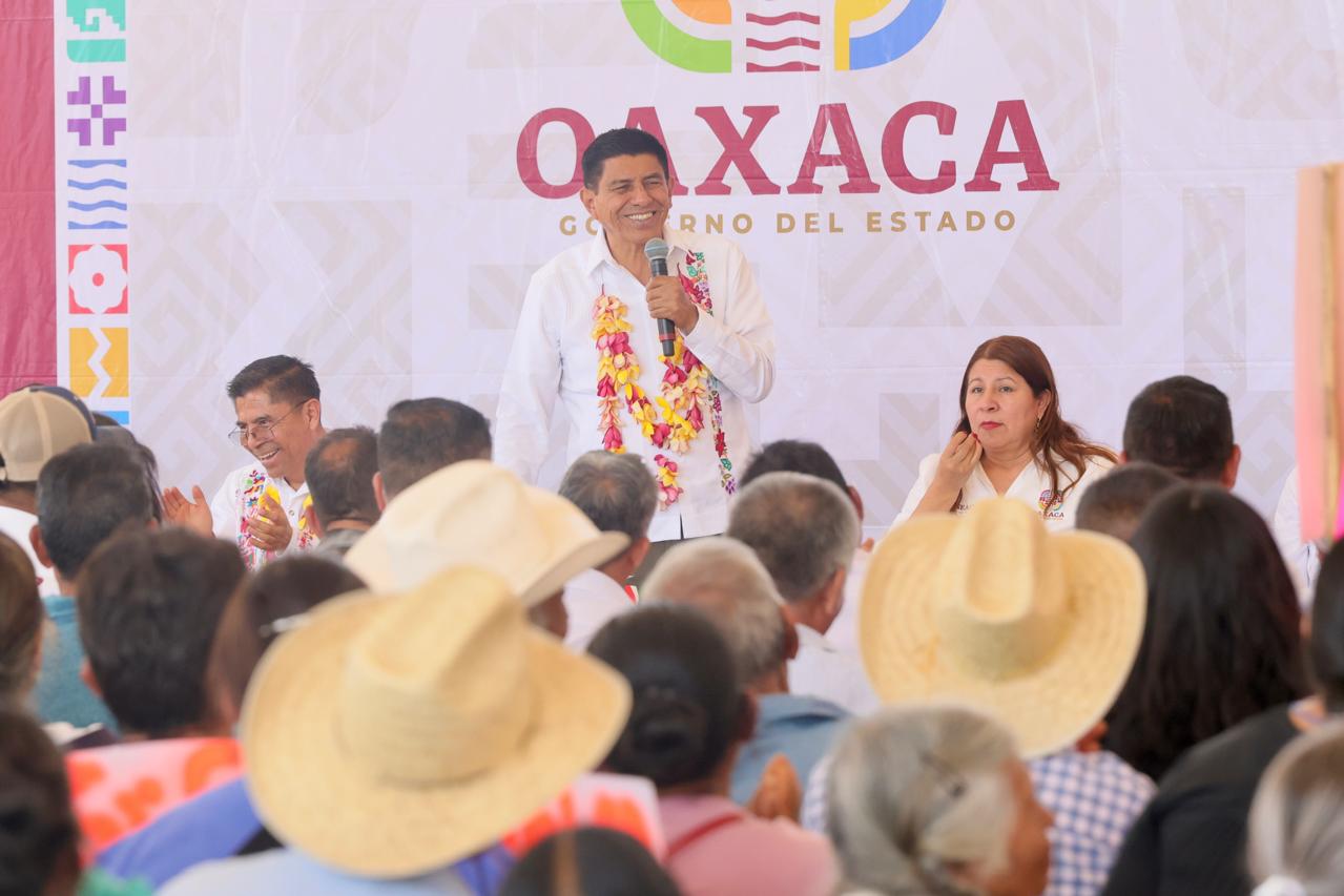 Transforma Gobierno de Oaxaca instalaciones hidrosanitarias de Ocotlán de Morelos