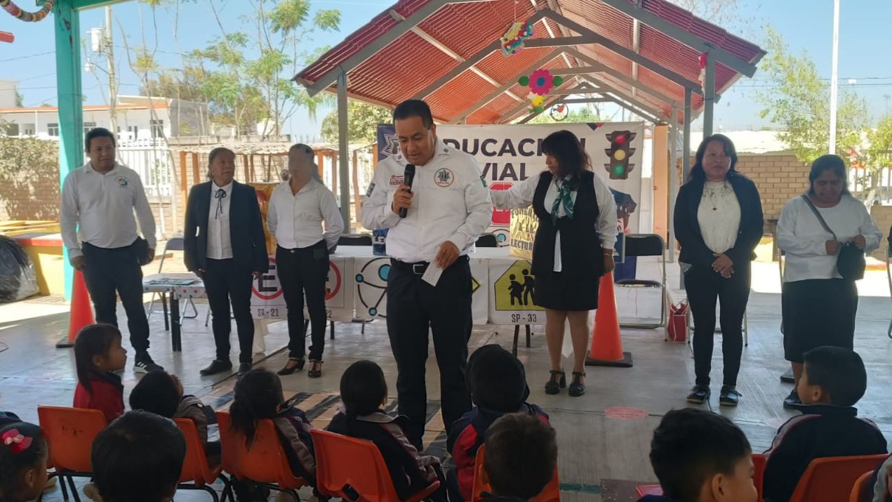 Fortalece Policía Vial Estatal programa de Fomento a la Lectura en escuelas de Oaxaca