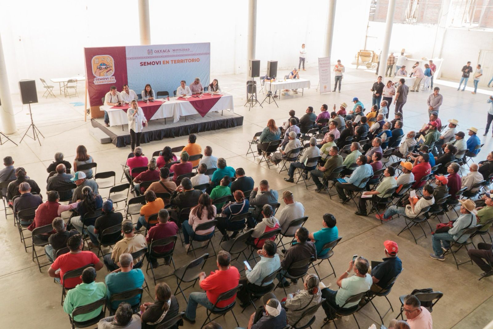 Atienden a transportistas de Asunción Nochixtlán con programa Semovi en Territorio