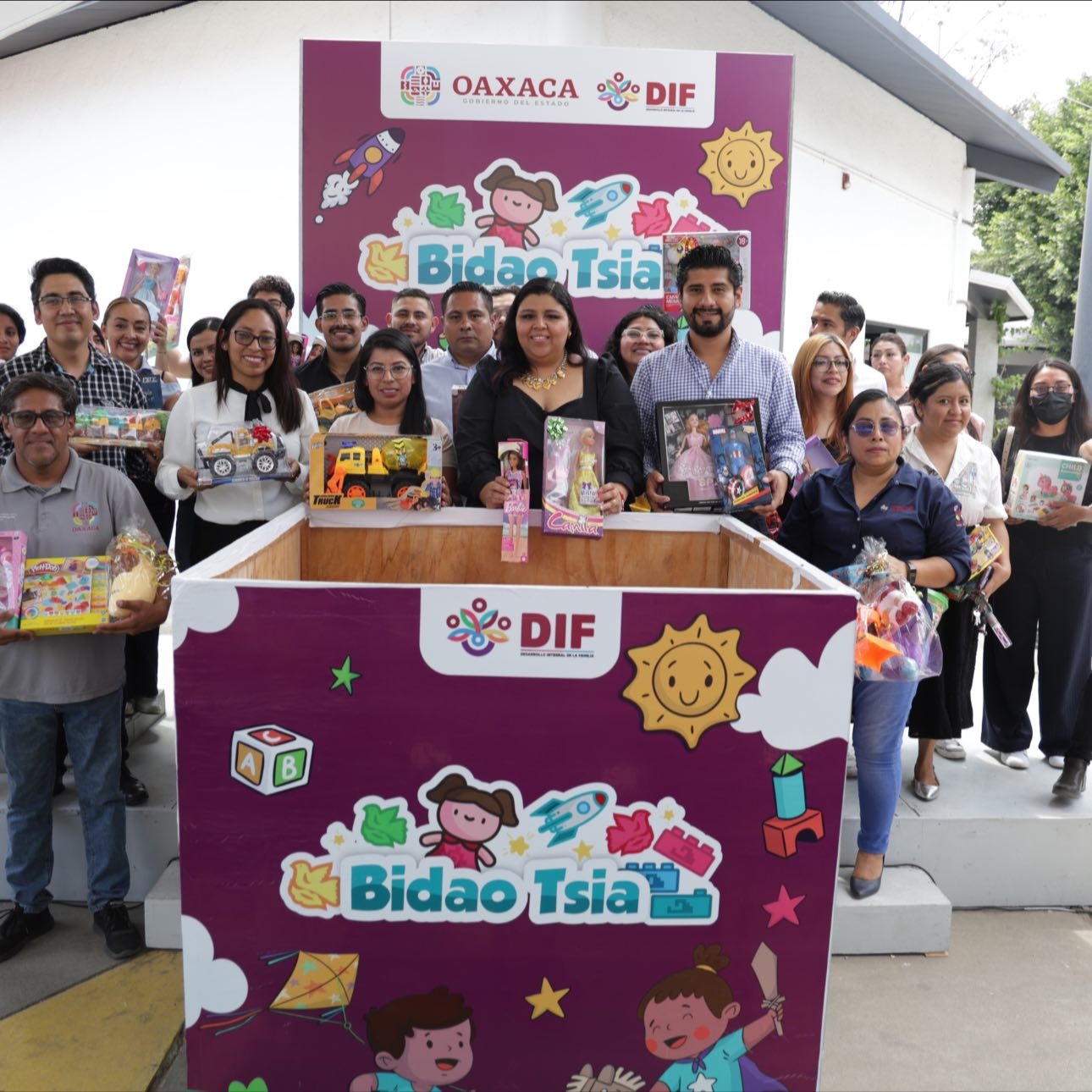 Se suma Coordinación de Comunicación Social a campaña “Bidao Tsia, un juguete, una ilusión” 2025