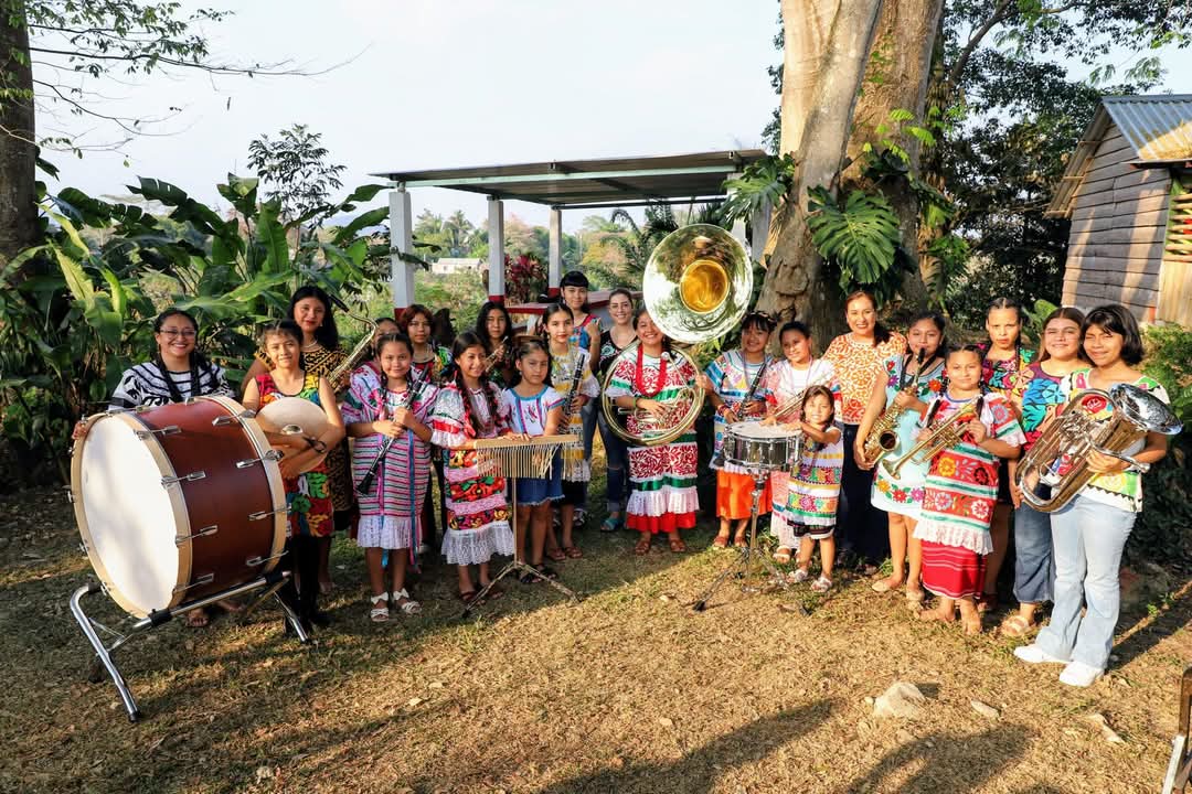 Entrega SESESP instrumentos musicales a la Banda Filarmónica de Soyaltepec
