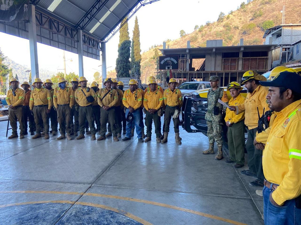 Reporta Coesfo control total de incendio forestal en la zona de Ozolotepec