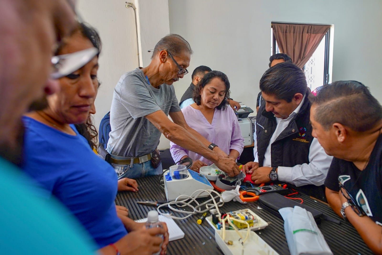 Imparte SSO jornada de capacitación en mantenimiento a equipos odontológicos