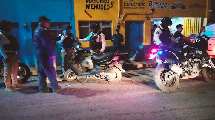 En Oaxaca de Juárez, Policía Estatal recupera motoneta con reporte de robo