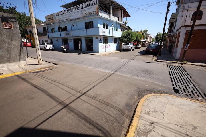 Como nunca antes, Gobierno de Oaxaca transforma vialidades con pavimento nuevo e iluminación