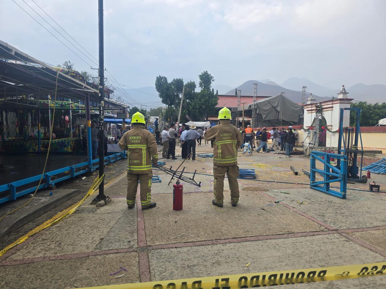 Atiende HCBO caída de castillo de fuegos artificiales en San Felipe del Agua