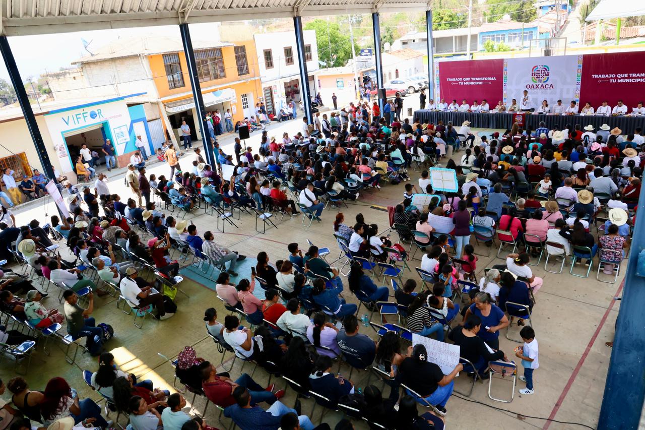 Con 22 mdp en obras y programas, Gobernador de Oaxaca acelera progreso de San Miguel Amatitlán
