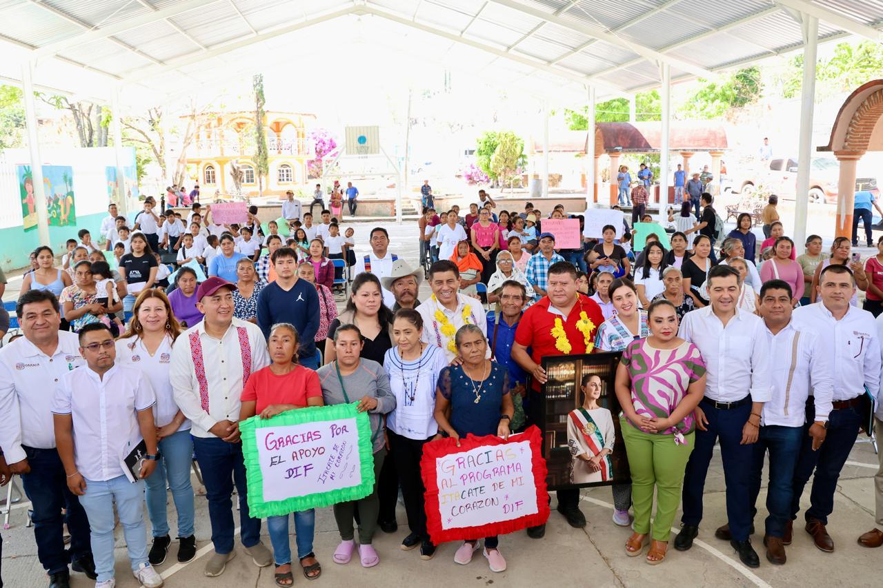 Para alcanzar el desarrollo de San Andrés Tepetlapa, Gobernador de Oaxaca triplica presupuesto para obra social